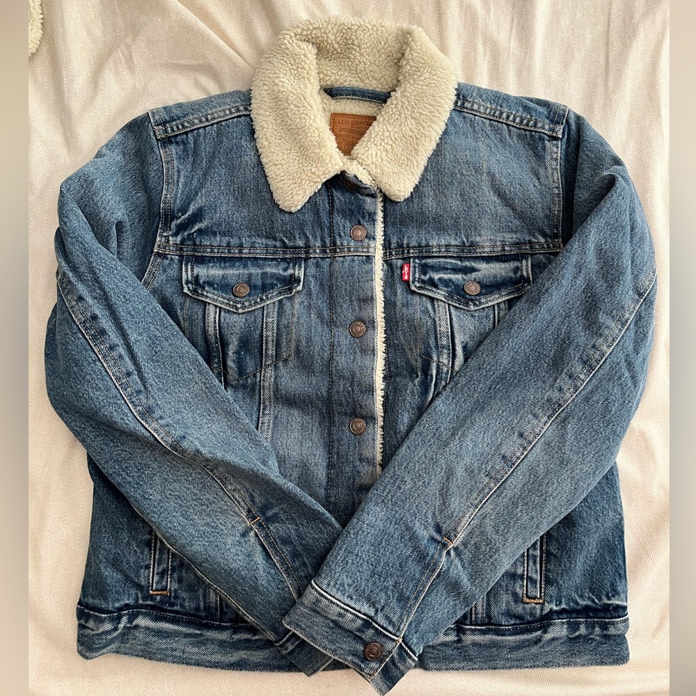 NWT Levi's Original Trucker Denim Jacket Dark Wash Women's Small Large